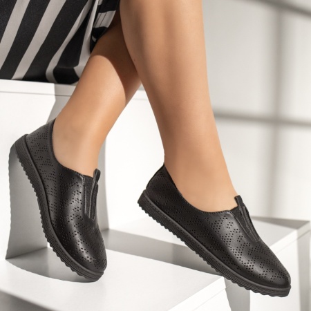 Balerini si Mocasini Dama, Balerini dama perforati cu insertie de material elastic negri ZLZ13571, elaza.ro