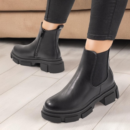 Ghete fara toc, Ghete dama cu insertii de material elastic si talpa groasa negre ZLZ06520, elaza.ro