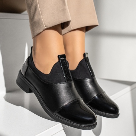 Pantofi casual dama, Pantofi casual dama cu strasuri si varf lucios negri ZLZ10979, elaza.ro