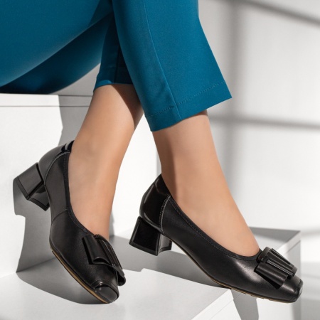 Pantofi cu toc gros, Pantofi dama cu toc gros si accesoriu decorativ negri din Piele naturala ZLZ13117, elaza.ro