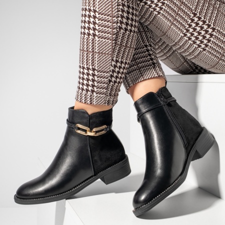 REDUCERI INCALTAMINTE, Ghete dama cu accesoriu decorativ negre ZLZ12725, elaza.ro
