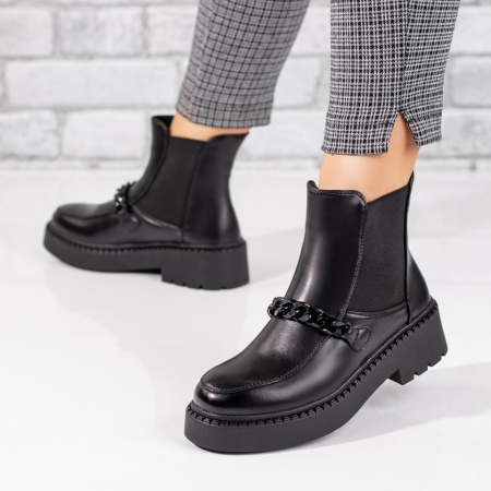 REDUCERI INCALTAMINTE, Ghete dama negre cu insertie de material elastic si lant decorativ ZLZ07491, elaza.ro