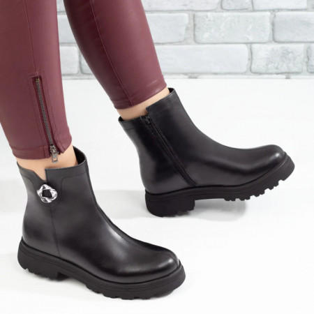 Ghete dama cu accesoriu metalic si fermoar negre din Piele naturala ZLZ06857, 2, elaza.ro
