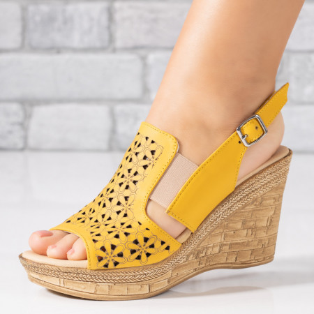 Sandale dama, Sandale dama cu platforma si perforatii galbene din Piele naturala ZLZ09416, elaza.ro