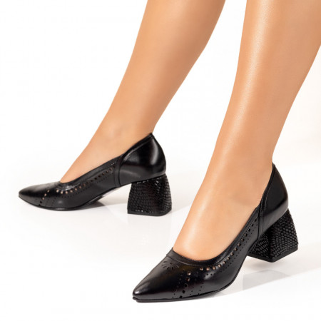 Pantofi dama cu toc si perforatii negri luciosi din Piele naturala ZLZ10240
