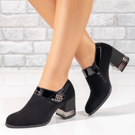 REDUCERI INCALTAMINTE, Pantofi dama cu toc si accesoriu metalic negri suede ZLZ10600, elaza.ro