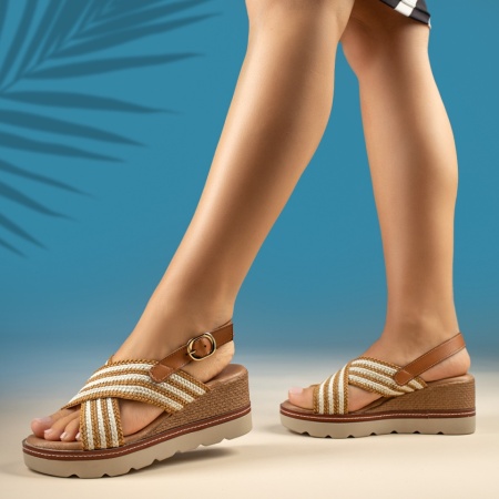 Sandale cu platforma, Sandale dama cu platforma si bareta maro ZLZ13889, elaza.ro