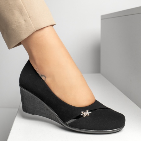 Pantofi dama, Pantofi casual cu platforma dama si accesoriu decorativ negru suede ZLZ13257, elaza.ro