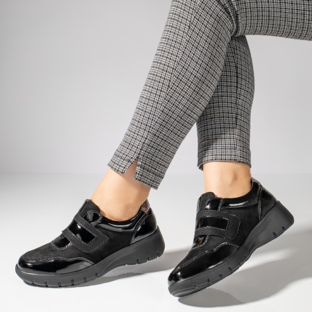 REDUCERI INCALTAMINTE, Pantofi casual dama cu platforma si inchidere cu scai negri luciosi ZLZ11943, elaza.ro