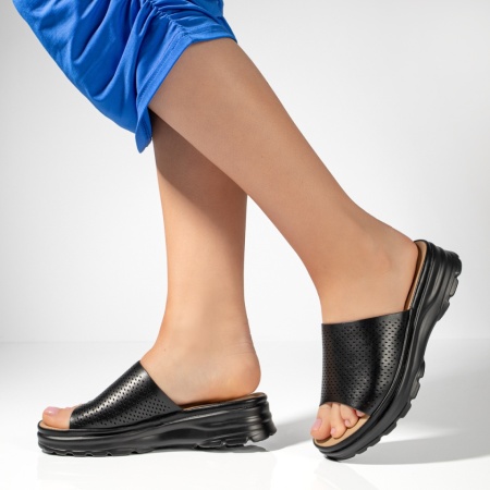 Papuci casual dama, Papuci dama cu talpa groasa si perforatii negri ZLZ09189, elaza.ro