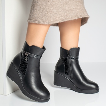 Ghete dama cu platforma si accesoriu decorativ negre ZLZ12724, 2, elaza.ro