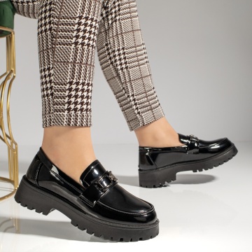 Pantofi casual dama cu accesoriu metalic si aspect lucios negri ZLZ12987, 2, elaza.ro