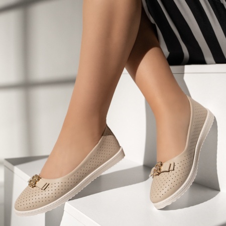 Balerini si Mocasini Dama, Balerini dama cu accesoriu metalic bej MOD13570, modlet.ro