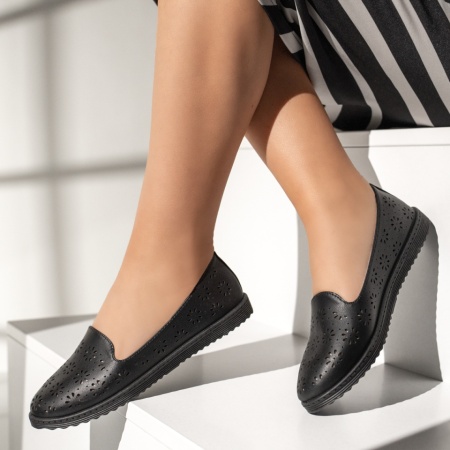 Balerini si Mocasini Dama, Balerini dama cu perforatii negri MOD13566, modlet.ro