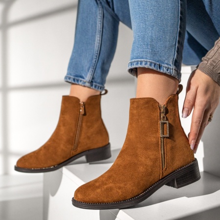 REDUCERI INCALTAMINTE, Ghete dama cu toc mic si fermoar maro suede MOD12870, modlet.ro