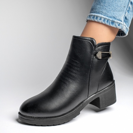 Ghete Dama, Ghete dama cu toc si accesorii metalice negre MOD12294, modlet.ro