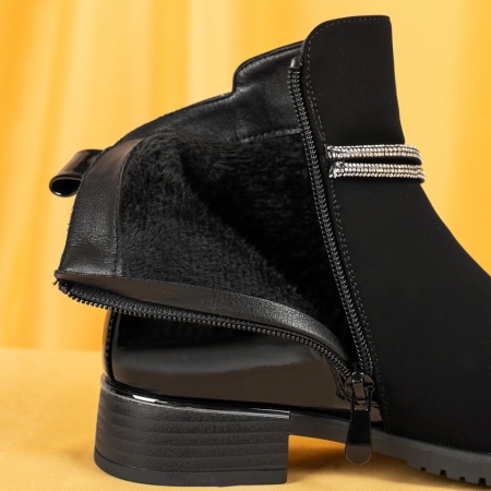 Ghete dama cu toc si accesoriu decorativ negre MOD14118, 2, modlet.ro