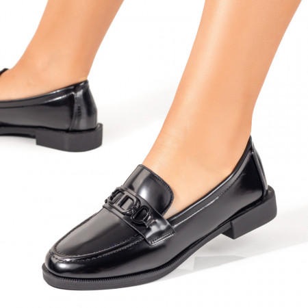 Balerini si Mocasini Dama, Mocasini dama negri luciosi cu accesoriu metalic MOD09928, modlet.ro