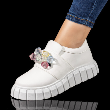 REDUCERI INCALTAMINTE, Pantofi casual dama albi cu pietre aplicate MOD10131, modlet.ro