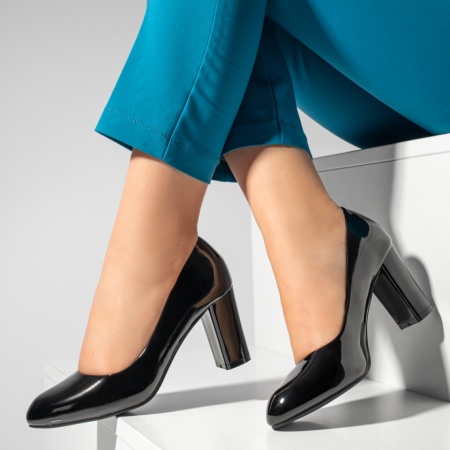 Pantofi dama, Pantofi dama cu toc gros negri luciosi MOD02836, modlet.ro