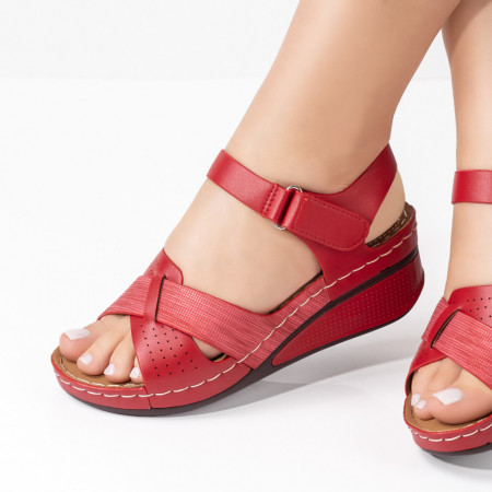Sandale cu platforma, Sandale dama cu platforma si inchidere cu scai rosii ZEF08557 - zeforia.ro