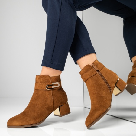 Incaltaminte dama, Ghete dama cu toc si aplicatii cu pietre maro suede MOD12877, modlet.ro