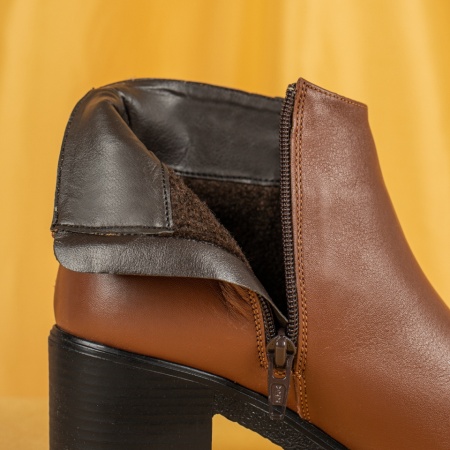 Ghete dama cu toc si fermoar maro din Piele naturala MOD05610, 2, modlet.ro