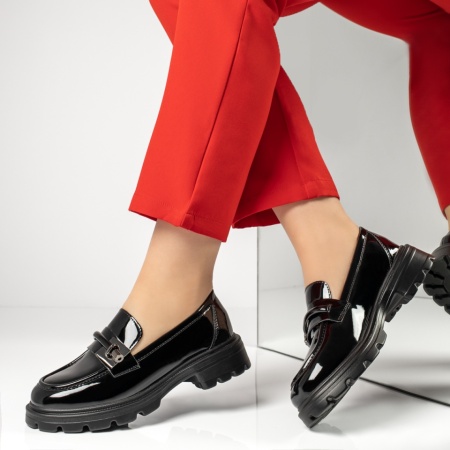 Pantofi casual dama, Pantofi casual dama cu aspect lucios negri MOD13368, modlet.ro