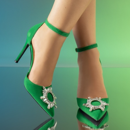 Pantofi dama cu toc subtire si accesoriu decorativ verde suede MOD13915
