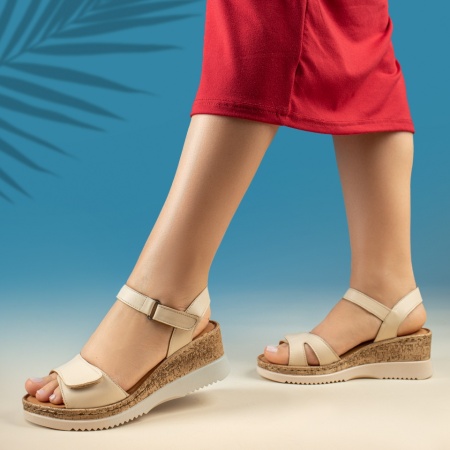 Sandale dama cu platforma si inchidere cu scai bej din Piele naturala MOD13624