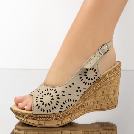 Sandale dama cu platforma si perforatii bej inchis din Piele naturala ZEF13417