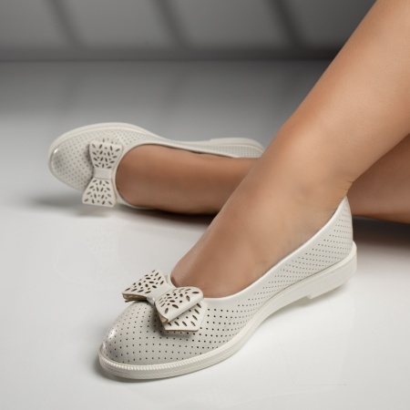 Balerini si Mocasini Dama, Balerini perforati dama cu funda albi MOD07987, modlet.ro