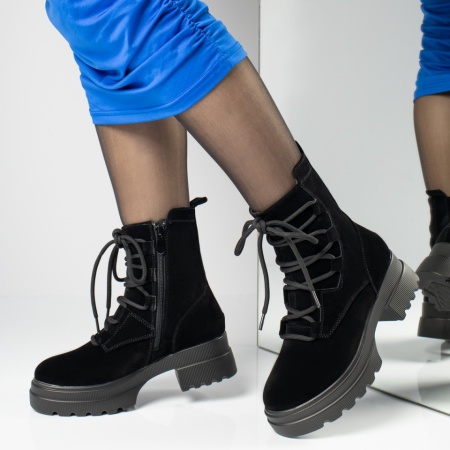 REDUCERI INCALTAMINTE, Bocanci dama cu siret si fermoar negru suede MOD12630, modlet.ro