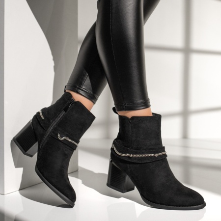 REDUCERI INCALTAMINTE, Botine dama cu toc gros si accesoriu decorativ negru suede MOD12637, modlet.ro