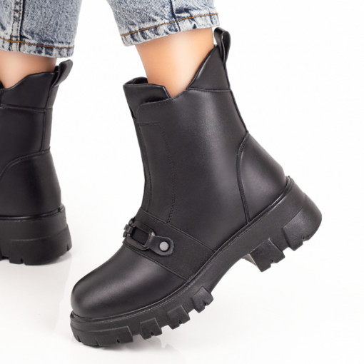 Ghete cu fermoar negre si talpa groasa dama MOD07373