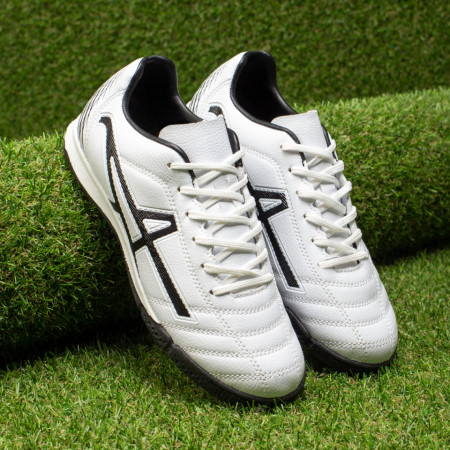 REDUCERI INCALTAMINTE, Ghete fotbal unisex pentru gazon sintetic albe cu negru MOD09820, modlet.ro