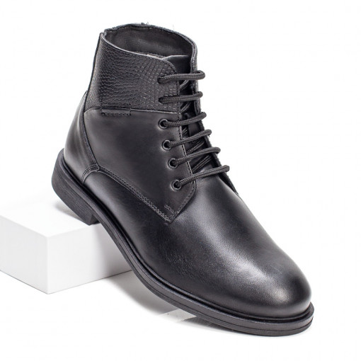 Ghete negre cu siret barbati din Piele Naturala MOD07308