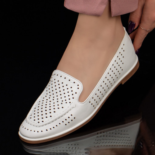 Mocasini dama albi perforati MDL03465