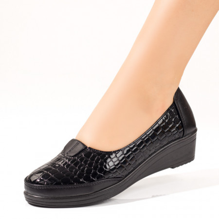 Pantofi dama, Pantofi casual dama cu platforma negri si aspect lacuit MOD05885, modlet.ro
