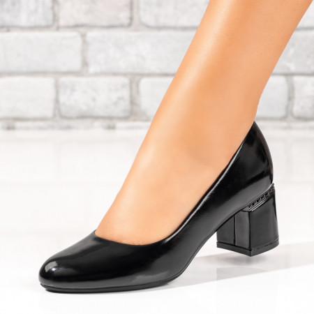 Pantofi cu toc gros dama, Pantofi cu toc gros dama negri cu aspect lucios ZEF02838 - zeforia.ro