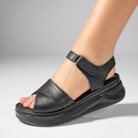Sandale dama cu platforma si inchidere cu scai negre din Piele naturala ZEF11541