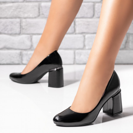 Pantofi cu toc gros dama, Pantofi dama cu toc negri cu aspect lucios ZEF02837 - zeforia.ro