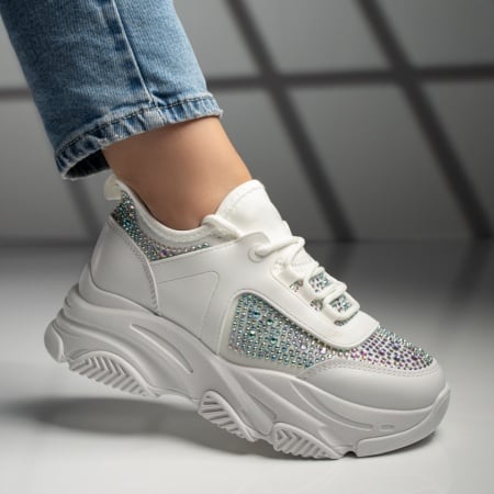 REDUCERI INCALTAMINTE, Pantofi sport dama albi cu aplicatii MOD11871, modlet.ro