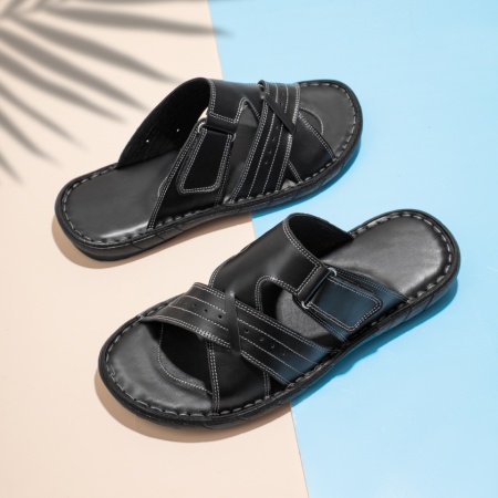 Papuci si slapi barbati, Papuci barbati casual negri din Piele naturala MOD13789, modlet.ro