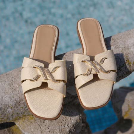 Papuci casual dama cu accesoriu decorativ bej ZOE23, 3, modlet.ro
