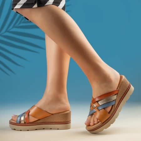Pantofi dama, Papuci dama cu platforma maro cu rosu MOD13676, modlet.ro