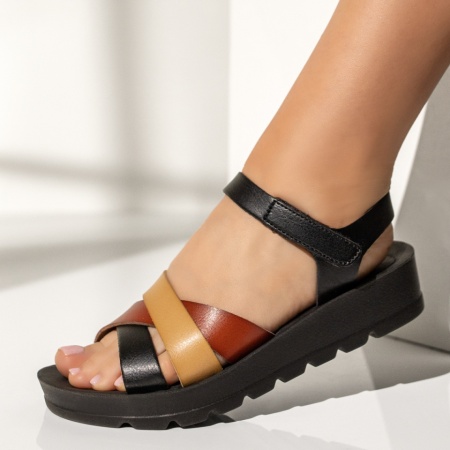Sandale cu platforma, Sandale dama cu platforma si bareta negre MOD13685, modlet.ro