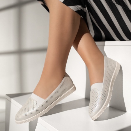 Balerini dama cu insertie de material elastic alb sidefat ZEF13563