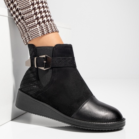 Ghete dama cu insertie de material elastic si catarama negre suede MOD07523, 3, modlet.ro