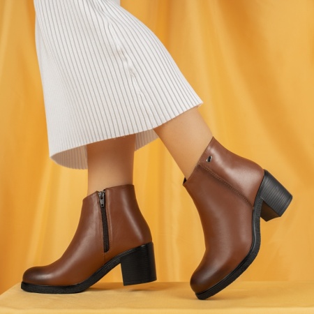 Ghete dama cu toc si fermoar maro din Piele naturala MOD05610, 3, modlet.ro